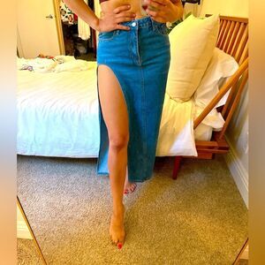 Denim skirt with slit